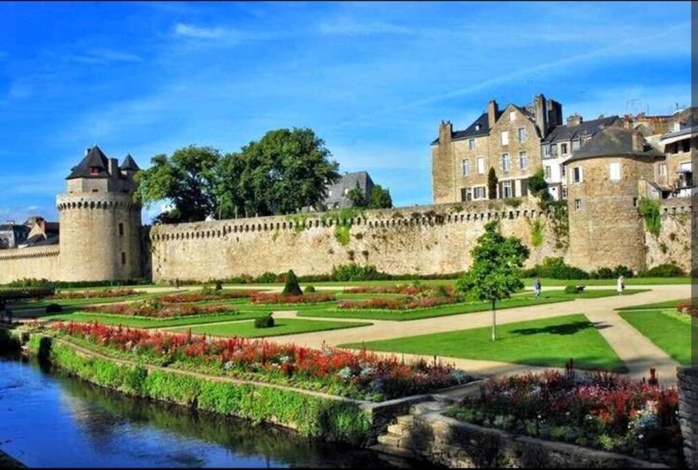 L'Incontournable, Centre Ville Petit Parking Wifi Linge En Option Vannes Bagian luar foto